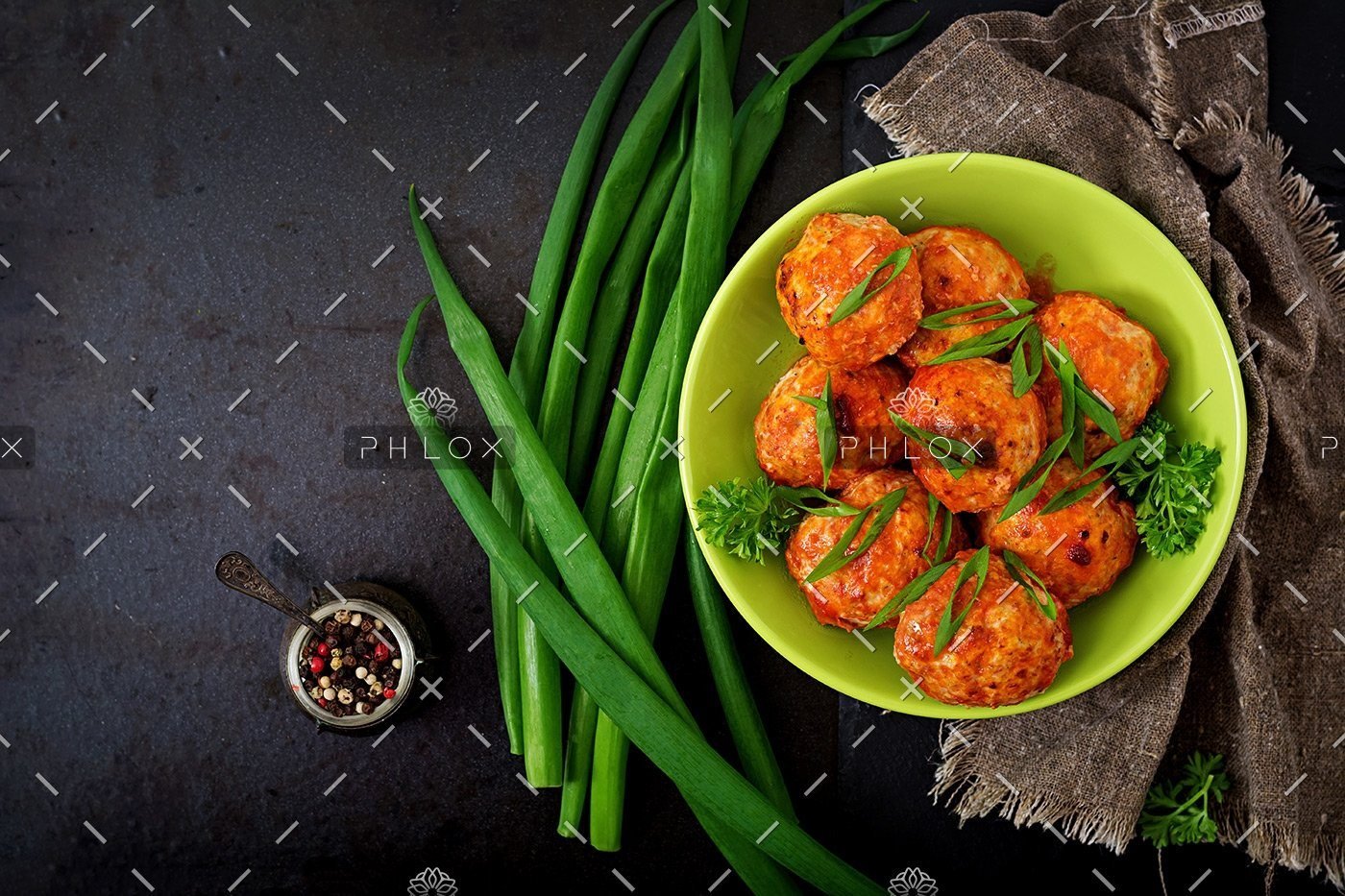 baked meatballs of chicken fillet in tomato sauce PGK6PTM